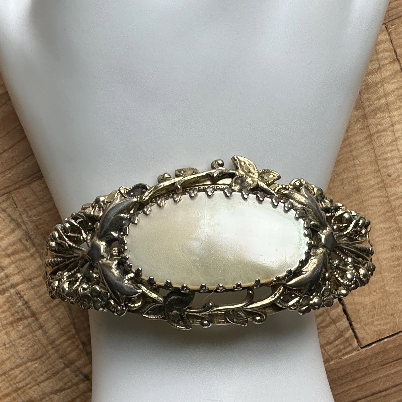 Vintage Whiting Davis Hinged Bangle Bracelet 6 Inch Gold Mother Of Pearl Cab